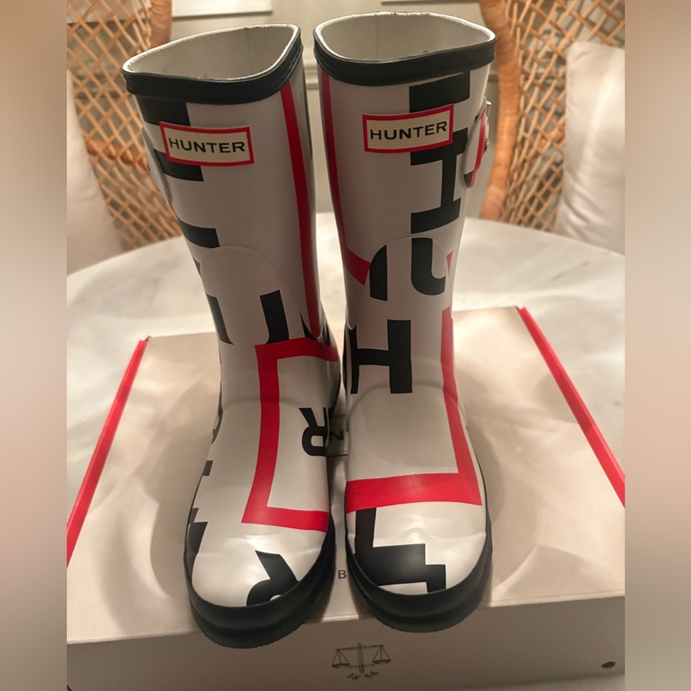 Hunter Exploded Logo Boots